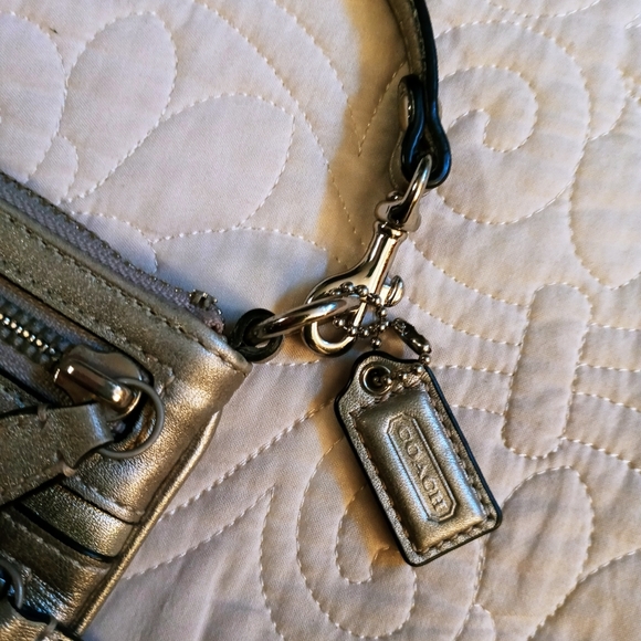 Coach Legacy Zippy Silver Metallic Leather Large Wristlet/Baguette - Picture 8 of 10